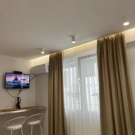 Cozy Near Us Embassy In Apartment *