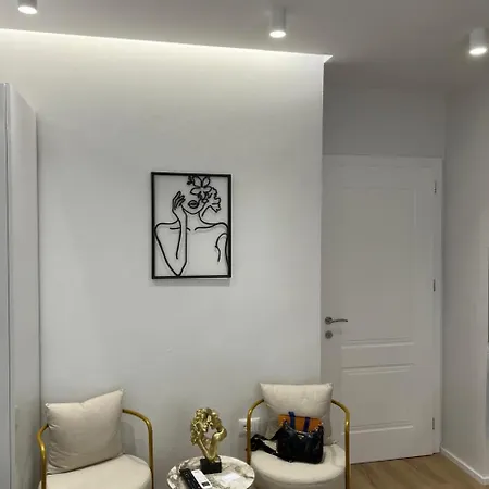 Cozy Near Us Embassy In Apartment *
