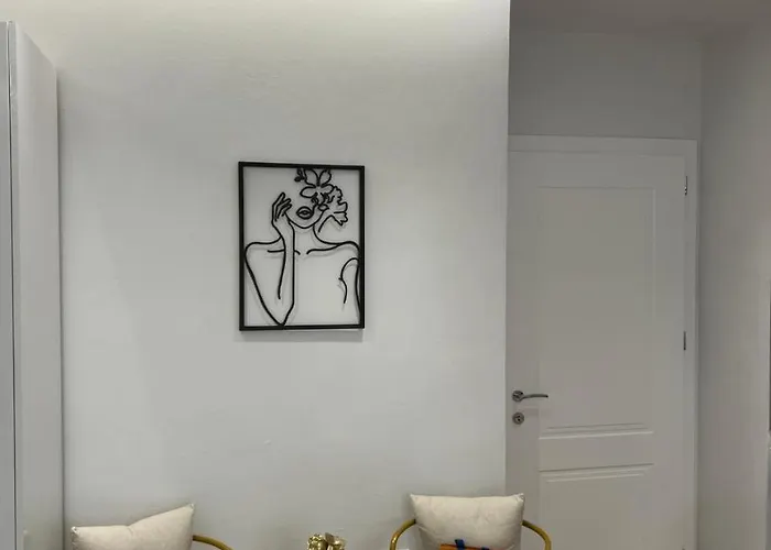 Cozy Near Us Embassy In Apartman *